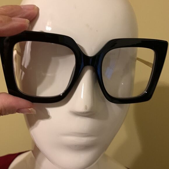 Oversized blue light glasses.  See all photos - Picture 4 of 10